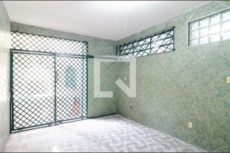 Casa à venda com 600m², 6 quartos e 4 vagas Casa à venda com 600m², 6 quartos e 4 vagasGaragem