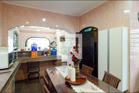 Casa à venda com 600m², 6 quartos e 4 vagas Casa à venda com 600m², 6 quartos e 4 vagasCozinha