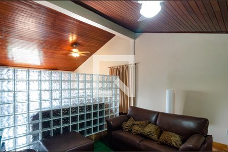 Casa à venda com 600m², 6 quartos e 4 vagas Casa à venda com 600m², 6 quartos e 4 vagasSuíte 5