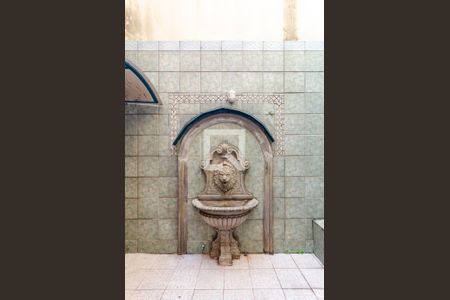 Casa à venda com 600m², 6 quartos e 4 vagas Casa à venda com 600m², 6 quartos e 4 vagasQuintal