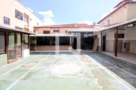 Casa à venda com 380m², 5 quartos e 6 vagasÁrea externa
