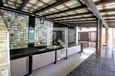 Casa à venda com 380m², 5 quartos e 6 vagasÁrea externa
