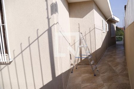 Casa à venda com 170m², 3 quartos e 4 vagasCorredor Externo 2