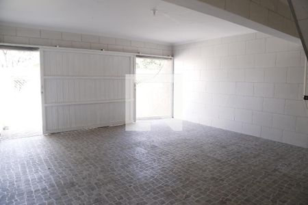 Casa à venda com 170m², 3 quartos e 4 vagasPortão da Garagem