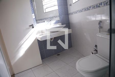 Casa à venda com 170m², 3 quartos e 4 vagasBanheiro da Suíte