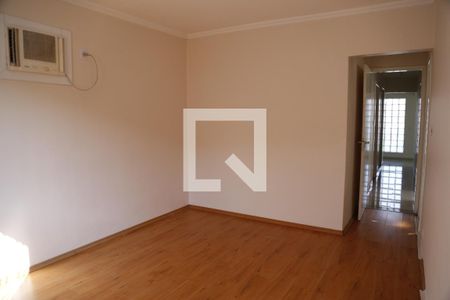 Casa à venda com 170m², 3 quartos e 4 vagasSuíte