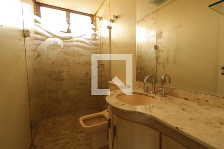 Apartamento à venda com 245m², 4 quartos e 3 vagasBanheiro 1