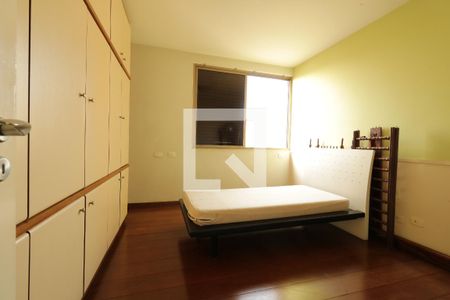 Apartamento à venda com 245m², 4 quartos e 3 vagasQuarto 2