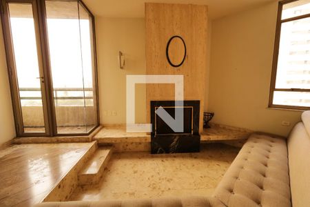 Apartamento à venda com 245m², 4 quartos e 3 vagasSala - Lareira