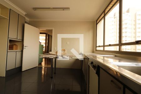 Apartamento à venda com 245m², 4 quartos e 3 vagasCozinha