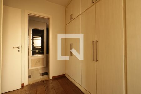 Apartamento à venda com 245m², 4 quartos e 3 vagasCloset da suíte