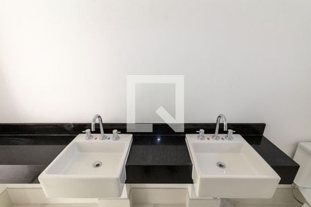 Apartamento à venda com 176m², 2 quartos e 2 vagasBanheiro do Quarto 1