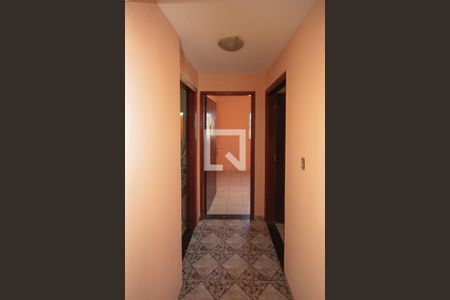 Corredor de casa para alugar com 2 quartos, 70m² em Jardim Tiete, São Paulo