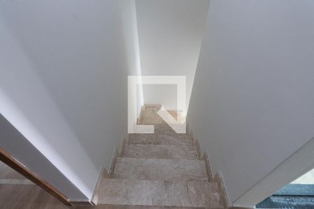 Escada de casa à venda com 3 quartos, 100m² em Vila Mazzei, São Paulo