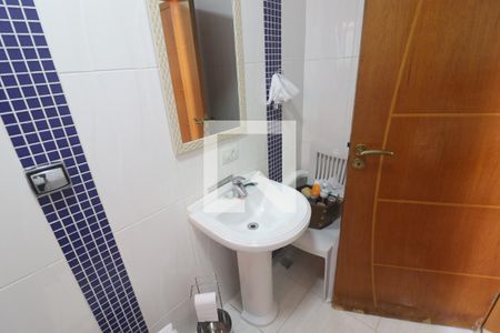 Casa à venda com 705m², 4 quartos e 8 vagasBanheiro Quarto 3 