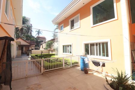 Casa à venda com 705m², 4 quartos e 8 vagasQuintal 