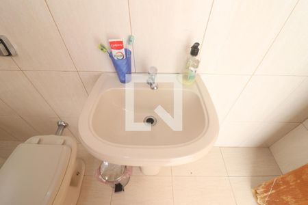 Casa à venda com 705m², 4 quartos e 8 vagasBanheiro Área de Serviço