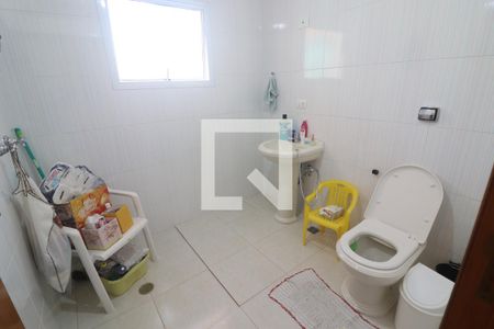 Casa à venda com 705m², 4 quartos e 8 vagasBanheiro 