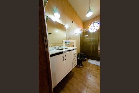 Casa à venda com 201m², 3 quartos e 3 vagas Casa à venda com 201m², 3 quartos e 3 vagasBanheiro