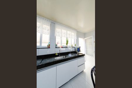 Casa à venda com 201m², 3 quartos e 3 vagas Casa à venda com 201m², 3 quartos e 3 vagasCozinha