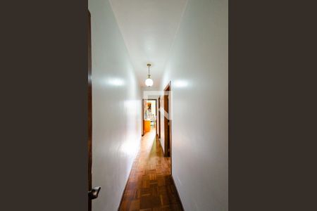 Casa à venda com 201m², 3 quartos e 3 vagas Casa à venda com 201m², 3 quartos e 3 vagasCorredor