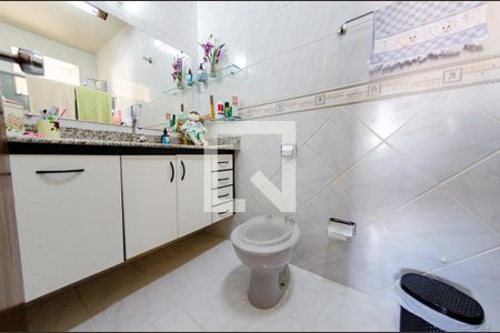 Casa à venda com 201m², 3 quartos e 3 vagas Casa à venda com 201m², 3 quartos e 3 vagasBanheiro suíte