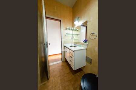 Casa à venda com 201m², 3 quartos e 3 vagas Casa à venda com 201m², 3 quartos e 3 vagasBanheiro