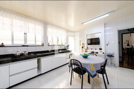 Casa à venda com 201m², 3 quartos e 3 vagas Casa à venda com 201m², 3 quartos e 3 vagasCozinha