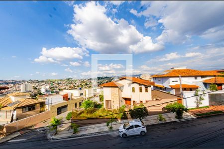 Casa à venda com 201m², 3 quartos e 3 vagas Casa à venda com 201m², 3 quartos e 3 vagasVista
