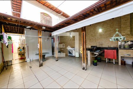 Casa à venda com 201m², 3 quartos e 3 vagas Casa à venda com 201m², 3 quartos e 3 vagasÁrea de churrasqueira