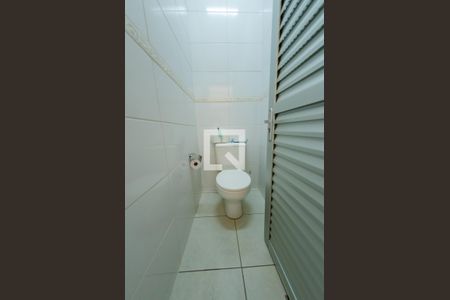 Casa à venda com 201m², 3 quartos e 3 vagas Casa à venda com 201m², 3 quartos e 3 vagasBanheiro de serviço