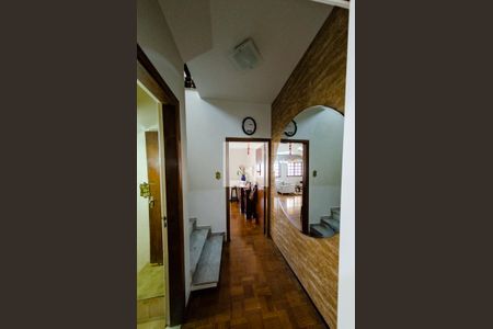 Casa à venda com 201m², 3 quartos e 3 vagas Casa à venda com 201m², 3 quartos e 3 vagasCorredor