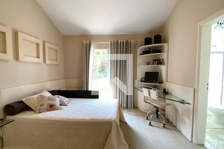 Casa de condomínio à venda com 560m², 4 quartos e 6 vagasSuíte 3