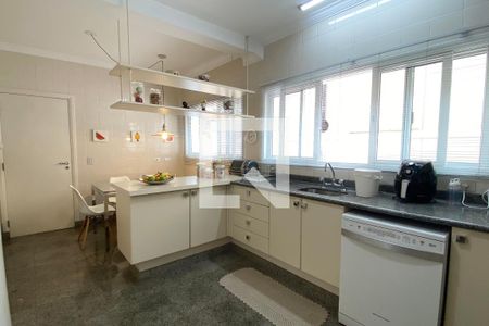 Casa de condomínio à venda com 560m², 4 quartos e 6 vagasCozinha