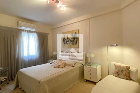 Casa de condomínio à venda com 560m², 4 quartos e 6 vagasSuíte 4