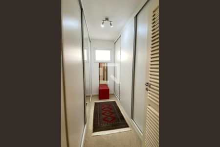 Casa de condomínio à venda com 560m², 4 quartos e 6 vagasCloset da suíte 4