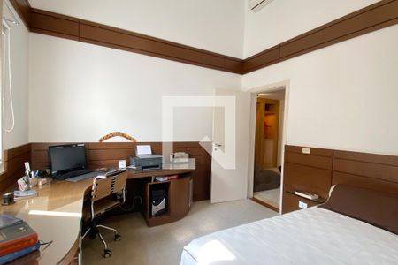 Casa de condomínio à venda com 560m², 4 quartos e 6 vagasSuíte 1