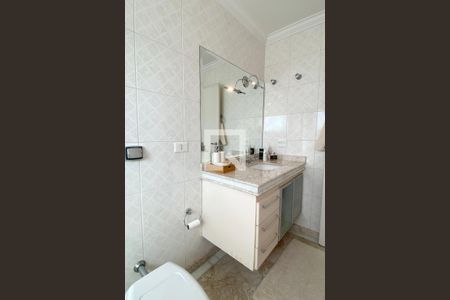 Casa de condomínio à venda com 560m², 4 quartos e 6 vagasBanheiro da Suíte 3