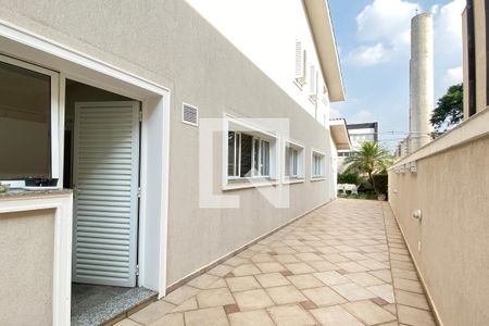 Casa de condomínio à venda com 560m², 4 quartos e 6 vagasCorredor