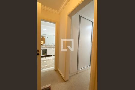 Casa de condomínio à venda com 560m², 4 quartos e 6 vagasCloset da suíte 4