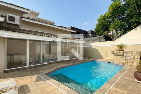 Casa de condomínio à venda com 560m², 4 quartos e 6 vagasPiscina