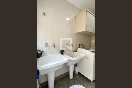 Casa de condomínio à venda com 560m², 4 quartos e 6 vagasÁrea de Serviço