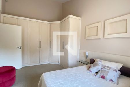 Casa de condomínio à venda com 560m², 4 quartos e 6 vagasSuíte 3