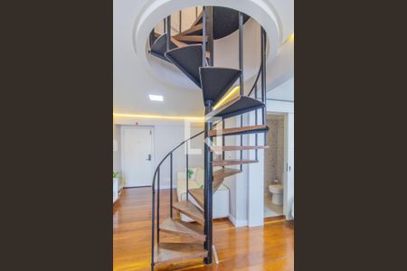 Escada de apartamento à venda com 2 quartos, 109m² em Centro Histórico, Porto Alegre