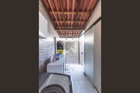 Apartamento à venda com 100m², 2 quartos e 2 vagasLavanderia