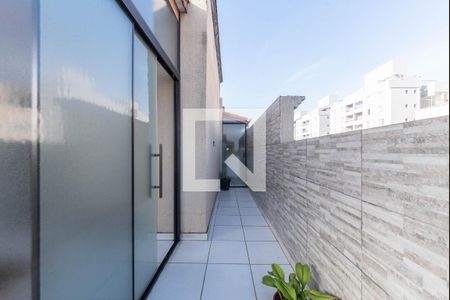 Apartamento à venda com 100m², 2 quartos e 2 vagasQuintal