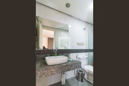 Apartamento à venda com 166m², 4 quartos e 4 vagasBanheiro