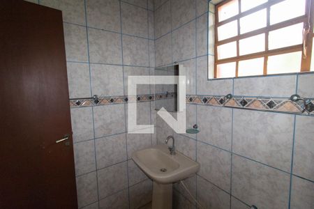 Casa à venda com 220m², 4 quartos e 2 vagas Casa à venda com 220m², 4 quartos e 2 vagasBanheiro