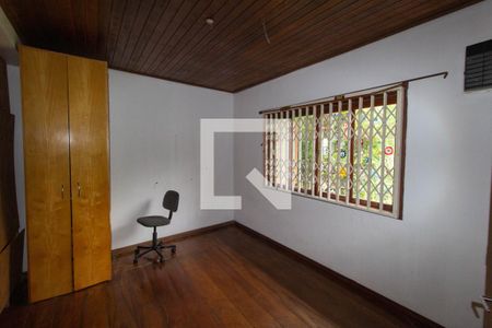 Casa à venda com 220m², 4 quartos e 2 vagas Casa à venda com 220m², 4 quartos e 2 vagasQuarto 2