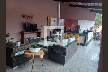 Casa para alugar com 5 quartos, 720m² em Quintas Coloniais, Contagem